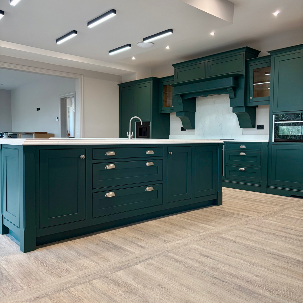 Painted Kitchen in Benjamin Moore Scuff-X Tarrytown Green