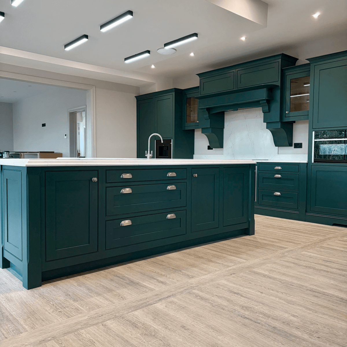 Painted Kitchen in Benjamin Moore Scuff-X Tarrytown Green